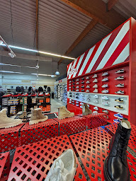 Photo n°2 de SPORT 2000 SOMMIERES à Sommières (Magasin de vêtements pour femmes)