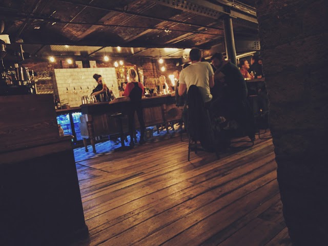 Wm Barker & Co