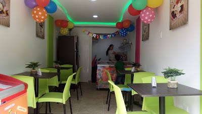 Photos of La Orqu&iacute;dea