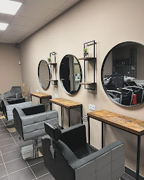 Photo n°4 de La Maison De L’art - Coiffure & Beauté à Charbonnier-les-Mines (Salon de coiffure)