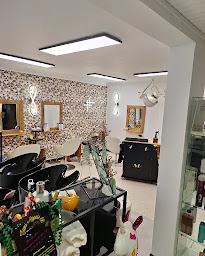 Photo n°6 de Estelle Coiffure Saint Cyprien Plage à Saint-Cyprien (Salon de coiffure)