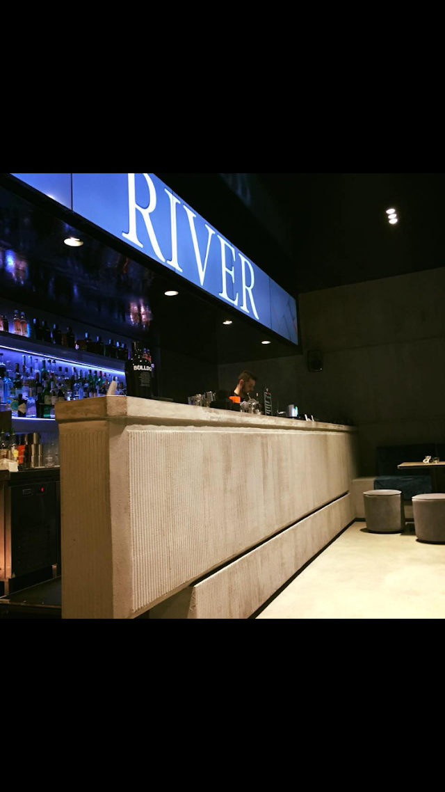 River Cocktail Bar
