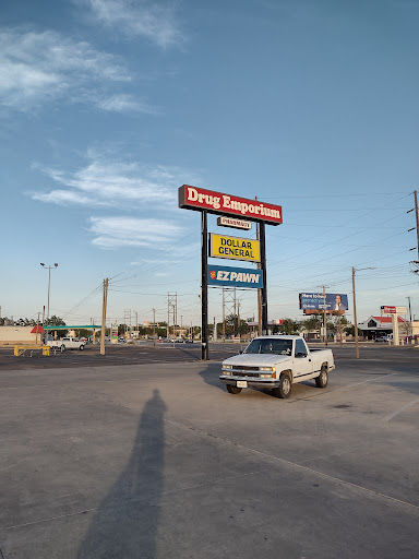 Shops at 45th and Western - Thumbnail