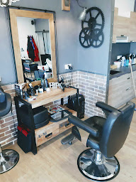 Photo n°32 de Kl Hair à Rieupeyroux (Salon de coiffure)