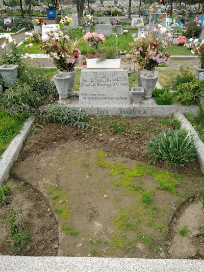 Photos of Cementerio Metropolitano