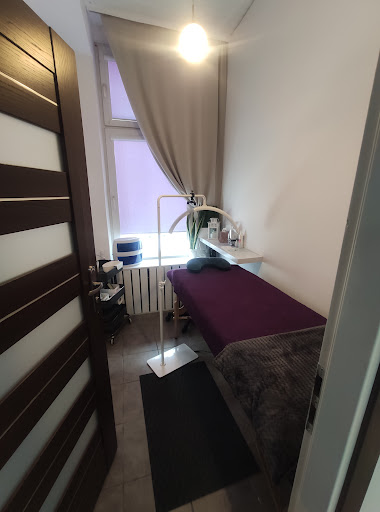 Przedłużanie rzęs i stylizacja brwi by Lana Ivanchenko