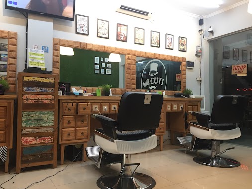 Mr Cuts Barber Shop, Author: Tamtomo Daniswara