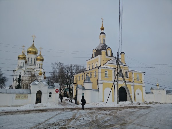 File:Вход в Никольский собор.jpg - Wikimedia Commons