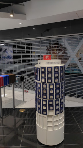 Duty Free Americas Concourse C Gallery - United States