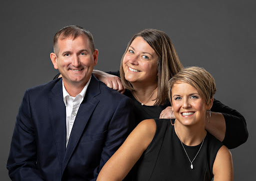 Travis Hecht, Realtor, Coldwell Banker Real Estate Advisors - Thumbnail