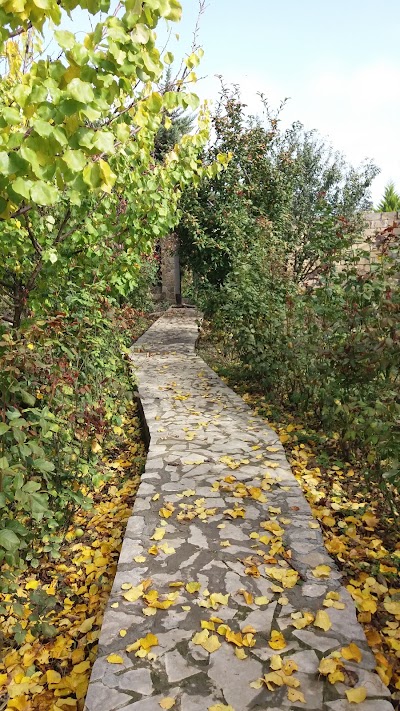 Photos of Isti Su