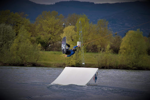 Wake Totem Park - Tow-Nautique Mâconnais-Beaujolais | - Thumbnail