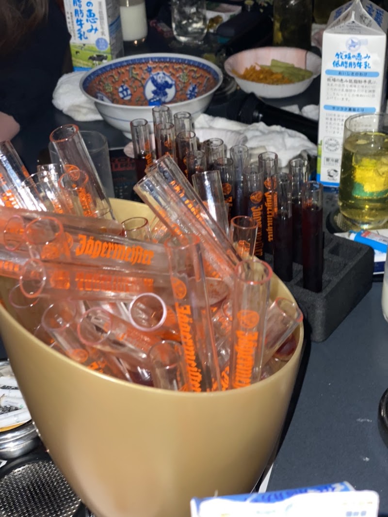 BAR フロムサーティ カラオケダーツあり