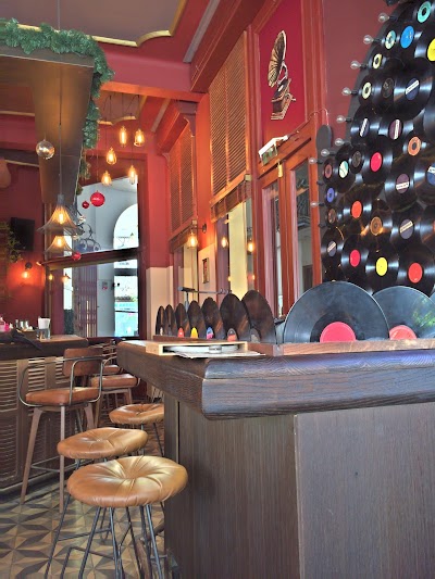 bar