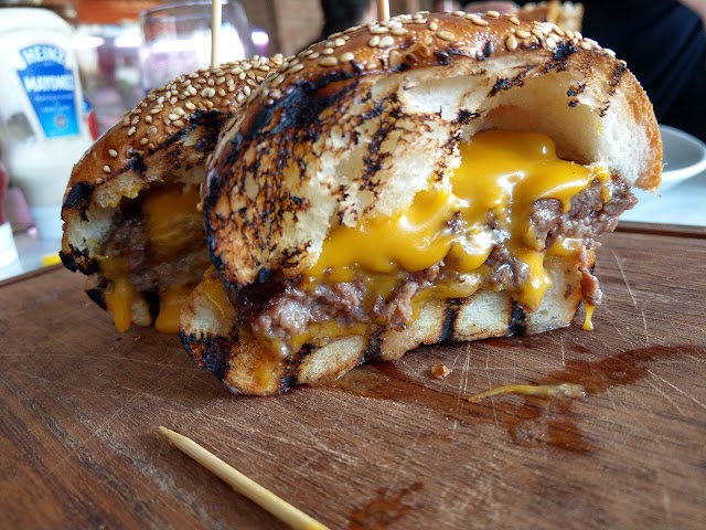 Nusr-Et Burger Bebek