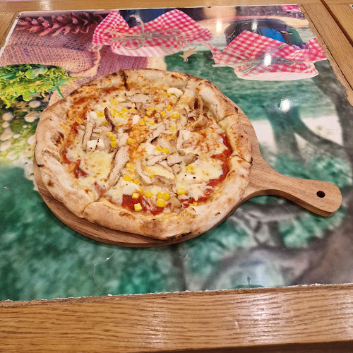 Opinii despre The Little Mozzarella - Pizza, Grill & Salad Bar | Вкусна Пица | Традиционна Италианска Паста | Скара | Свежи Салати în Добрич - Ресторант