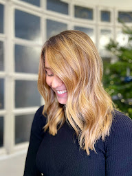 Photo n°25 de LE PETIT HÔTEL Coiffure à Nantes (Salon de coiffure)