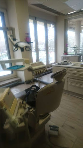 Opinii despre АПИ ДЕНТАЛНА ПОМОЩ-Д-Р СИЛВИЯ БАБАЧЕВА în Русе - Зъболекар