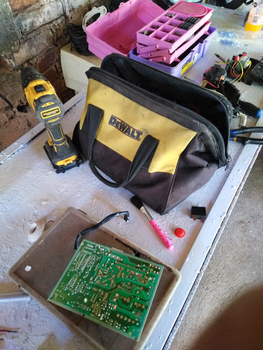 Reparación Y Mantenimiento en Aparatos Electrodomésticos (Aires Acondicionados)