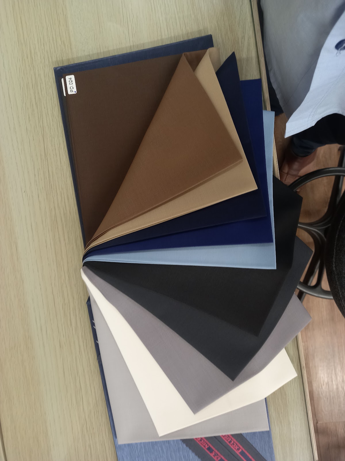 المعروف لخياطة الملابس الرجالية و الأقمشة - صورة 2