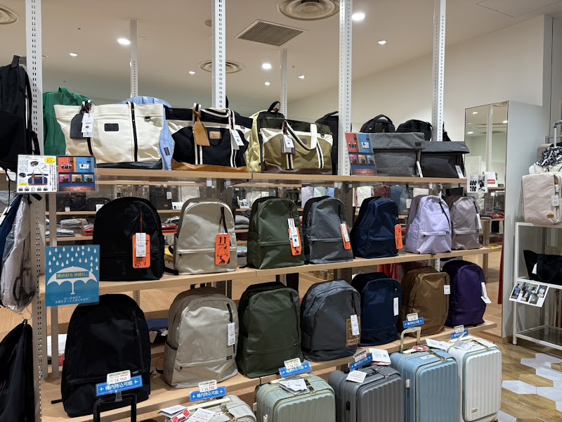 UNIVERSAL store 横浜