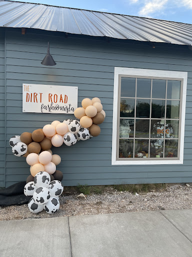 The Dirt Road Fashionista