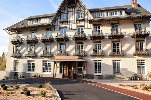 Photo de Au Charme Du Lac Piscine et Spa