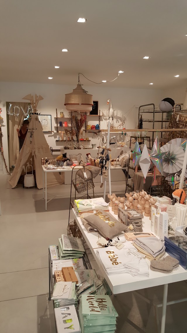 YAY concept store
