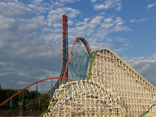 Six Flags Hurricane Harbor - LA