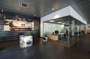 Photo n°25 de Centre Porsche Paris La Défense à Courbevoie (Garage automobile)