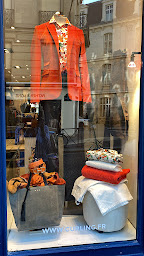 Photo n°1 de Curling à Paris (Magasin de vêtements pour femmes)