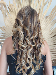 Photo n°15 de le salon at home à Saint-Leu (Salon de coiffure)