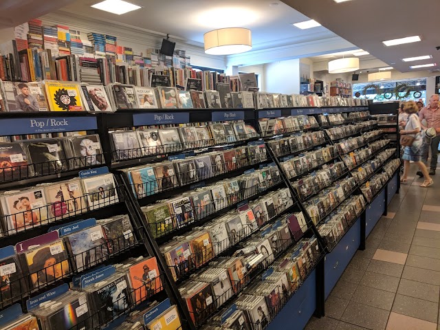Readings Carlton