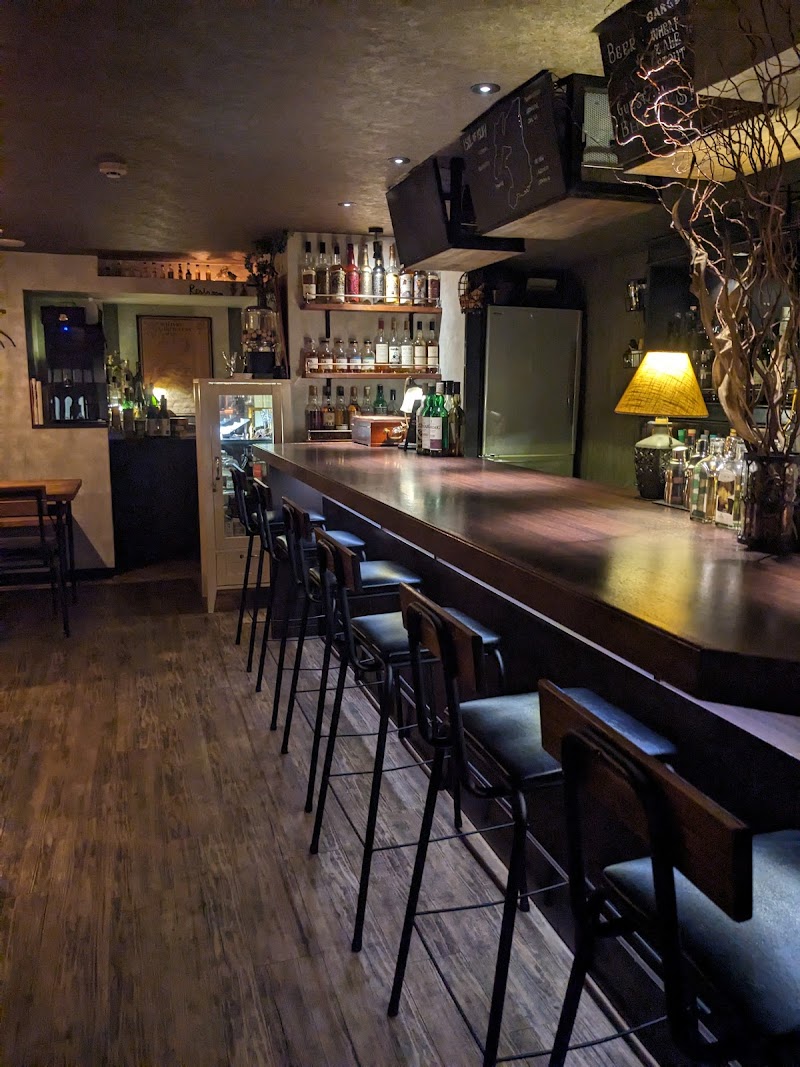 ハイボールバーHUM