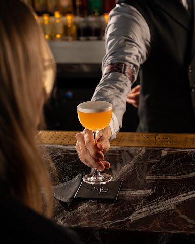 St James Bar by null