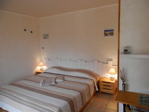 Photo n°2 de Chambres d'hotes AU FIL DE L'EAU - Mme THIRY à La Ronde (Chambre d'hôtes)