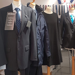 Photo n°4 de ABC VÊTEMENTS FUNERAIRES à Sarzeau (Magasin de vêtements professionnels)