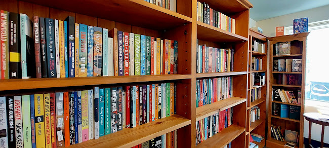 http://www.thebookhive.co.uk/