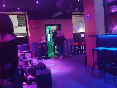 bar