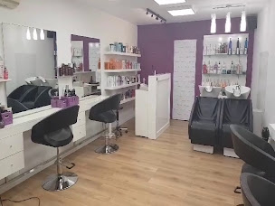 Photo n°2 de Clara Scott à Jouques (Salon de coiffure)