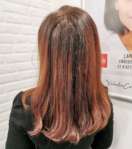 https://www.facebook.com/Salon-Valentin-Caen-107632047826074