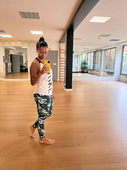 Sport grossesse, Wiame SHAKI, coach sportive spécialisée chez la femme enceinte & post-partum