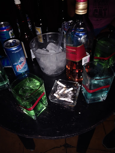 Roger's Bar - Visual