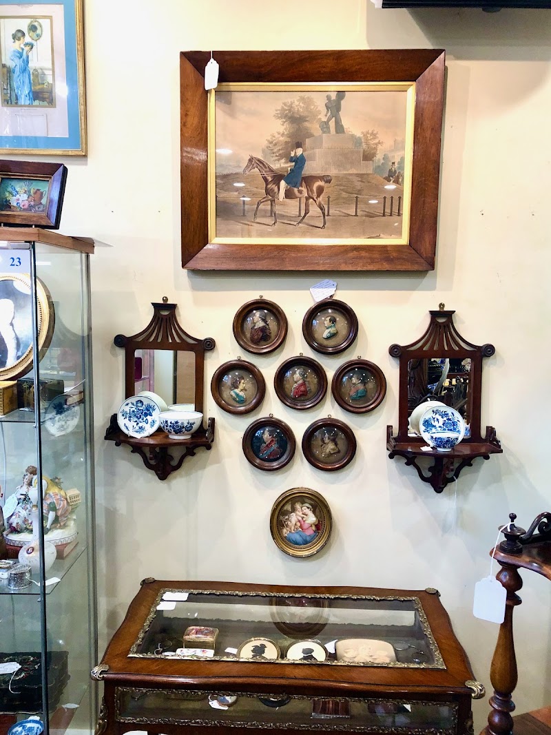 Gill Coe Antiques photo 3