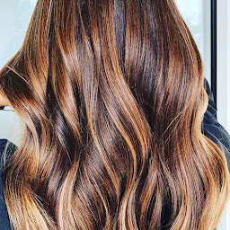 Photo n°9 de Camille Albane Ecully Salon de Coiffure - Coiffeur-Coloriste-Maquilleur à Écully (Salon de manucure)