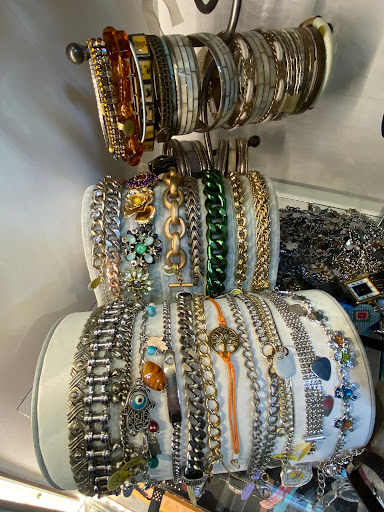 Vintage Treasures and Repairs Inc. - Thumbnail