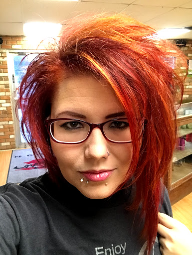 Billy Shears Salon - Visual