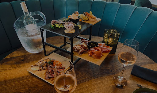 Four Seasons: Food, drinks & fun - Thumbnail