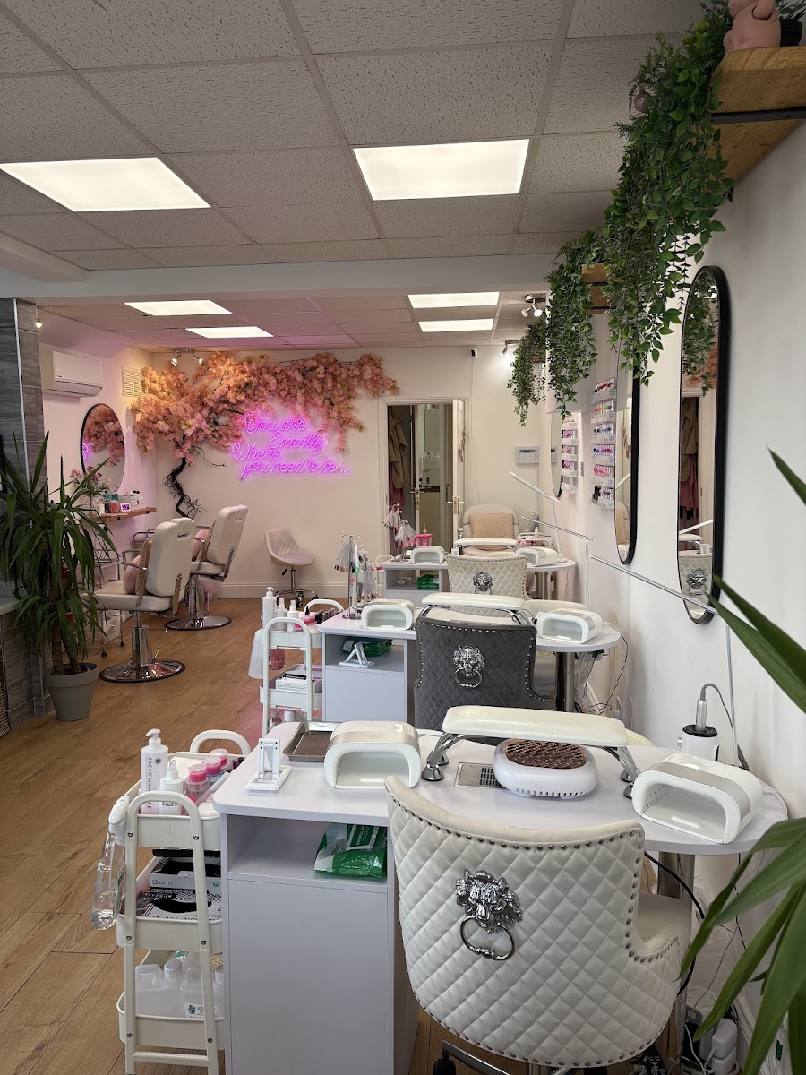 Sasha's Aesthetics Ltd - Beauty Salons in 127 Castle Rd