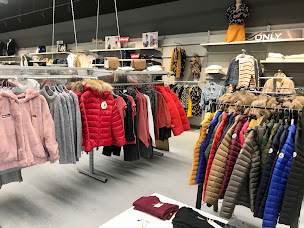 Photo n°3 de Dee Blue à Lannion (Magasin de vêtements)